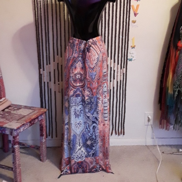 Beautiful Karen Kane Skirt - Picture 2 of 6